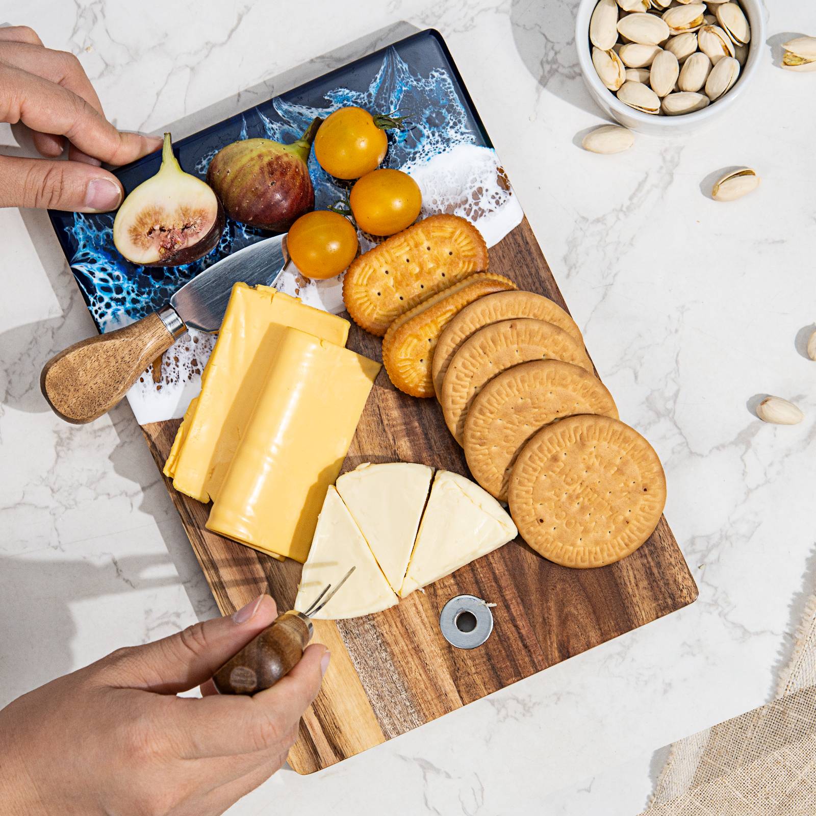 BEHIND EVERY GOOD KID IS A GOOD MOM - Personalized Resin Wooden Cutting Board for Mom